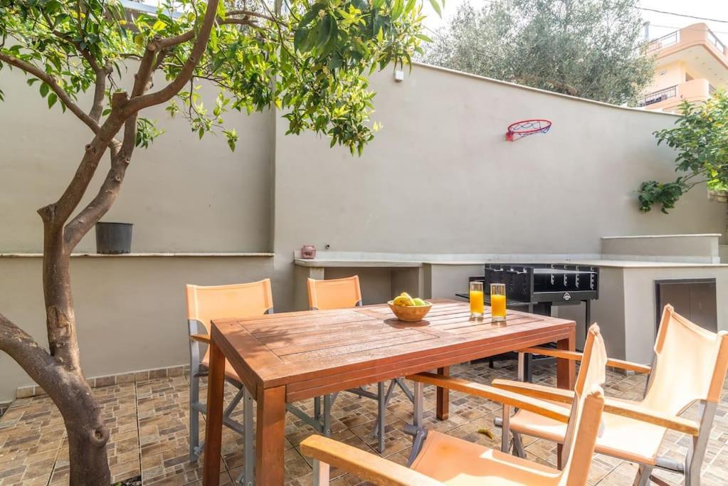 Citrea Stylish House With Garden Near *