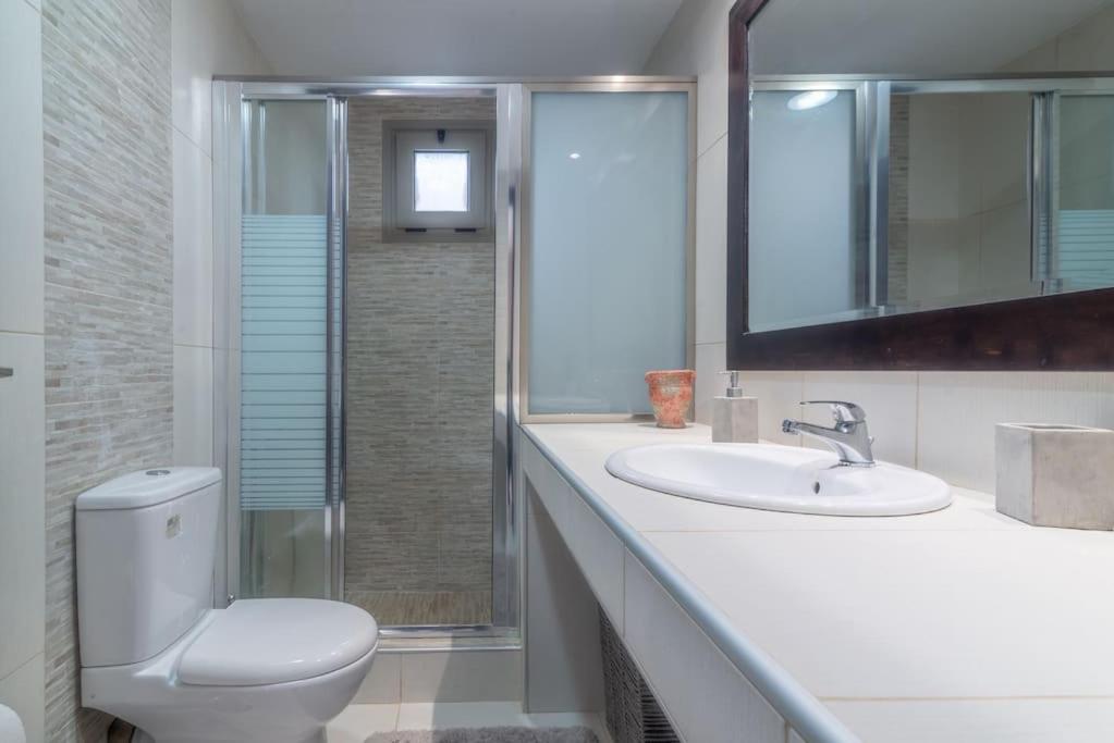 Citrea Stylish House With Garden Near *