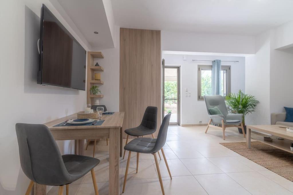 Citrea Stylish House With Garden Near Hébergement de vacances *