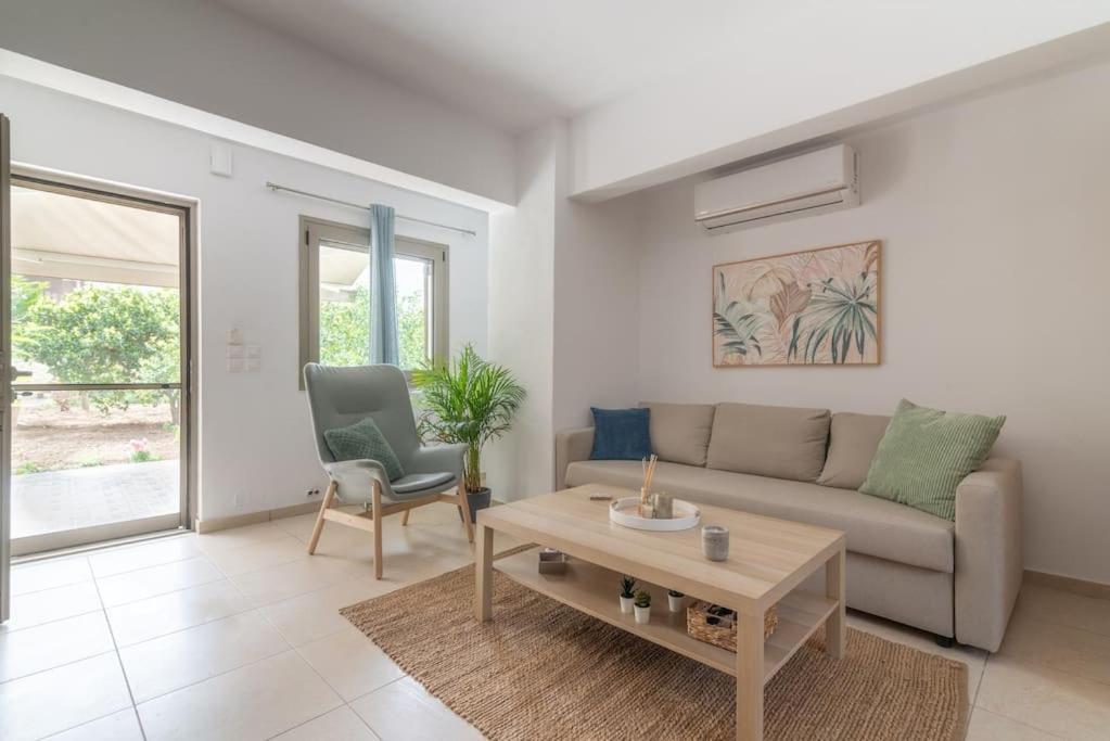 Citrea Stylish House With Garden Near *