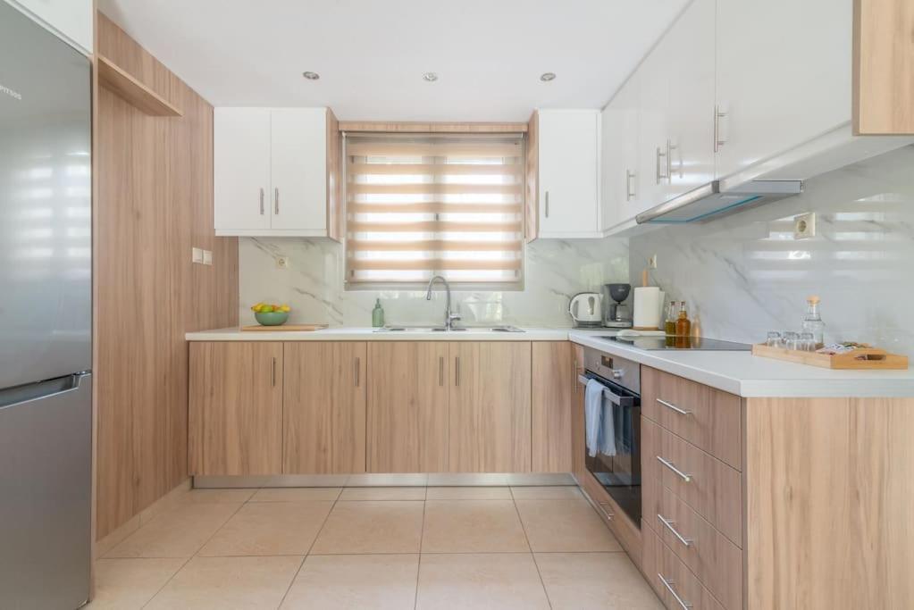 Citrea Stylish House With Garden Near Ferienhaus Iraklio